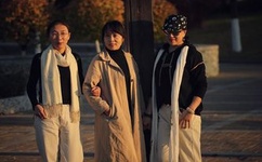 多人运动一个上面一个下面